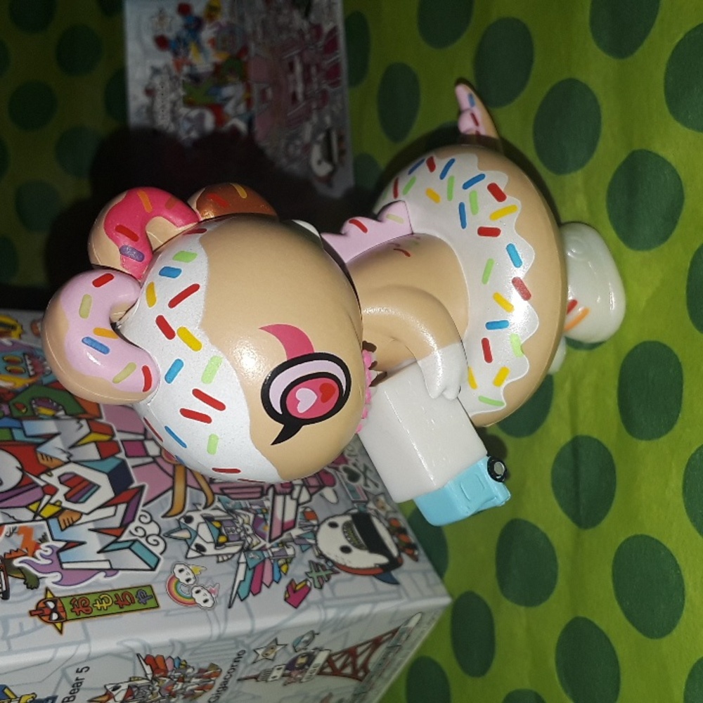 Tokidoki Toki Mondo series 1 collectible art figure Donutilla Kaiju 🦖🍩🚛